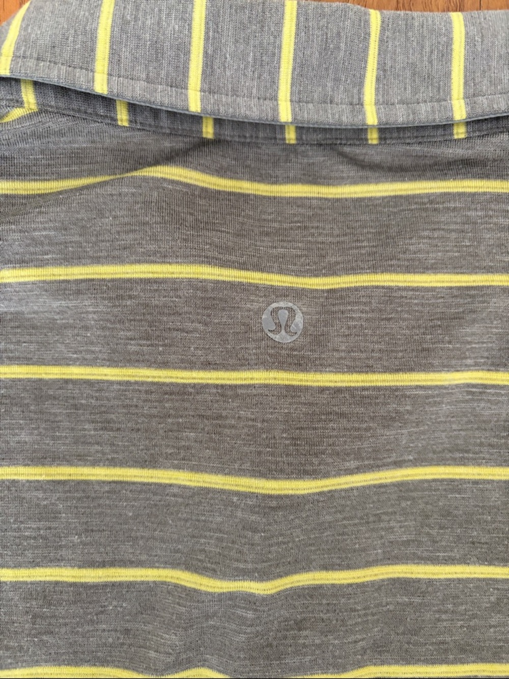 lululemon Men’s Gray Polo with Yellow Stripes No size tag (fits like XL) - Picture 4 of 6